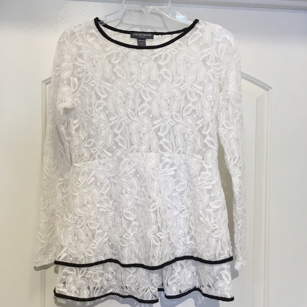 A Pea in the Pod White Lace Blouse with Black Trim